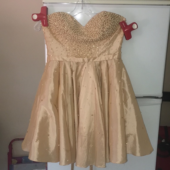Champagne/cream Prom Dress - Picture 3 of 4